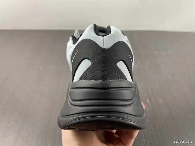 Blue MNVN Tint Boost Yeezy GZ0711 Adidas 700 0609